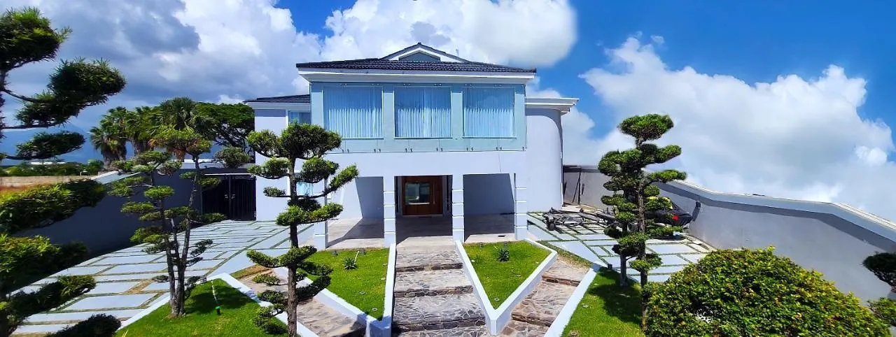 Luxury Mansion 7Br Heated Pool Cook Included location
