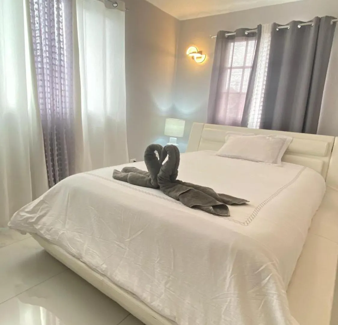 הוילה סנטיאגו דה לוס קבאלרוס Luxury Mansion 7Br Heated Pool Cook Included בית נופש